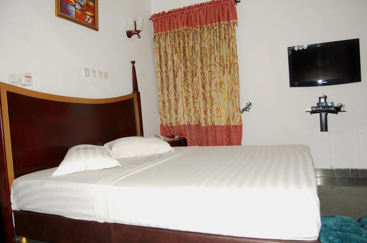 Hotel Residence Jeanne D'Arc โกโตนู ภายนอก รูปภาพ