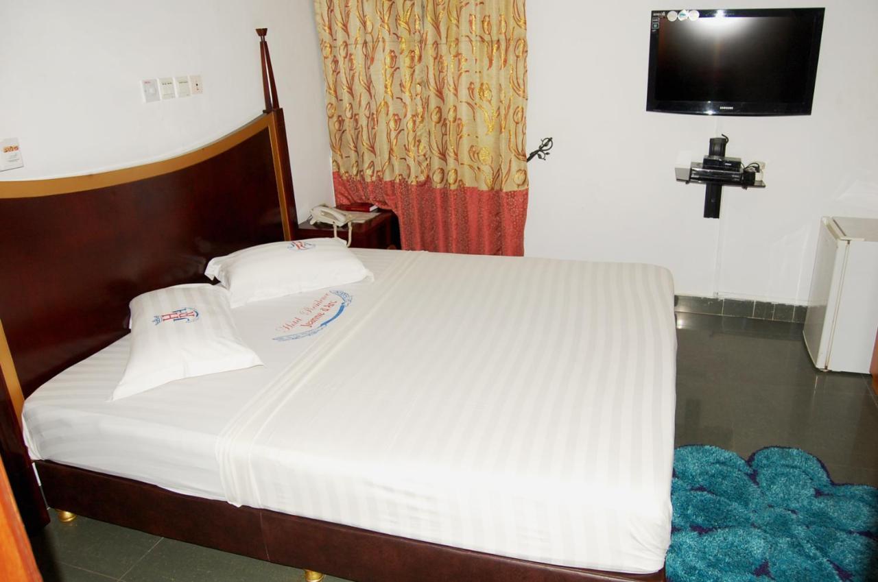 Hotel Residence Jeanne D'Arc โกโตนู ภายนอก รูปภาพ