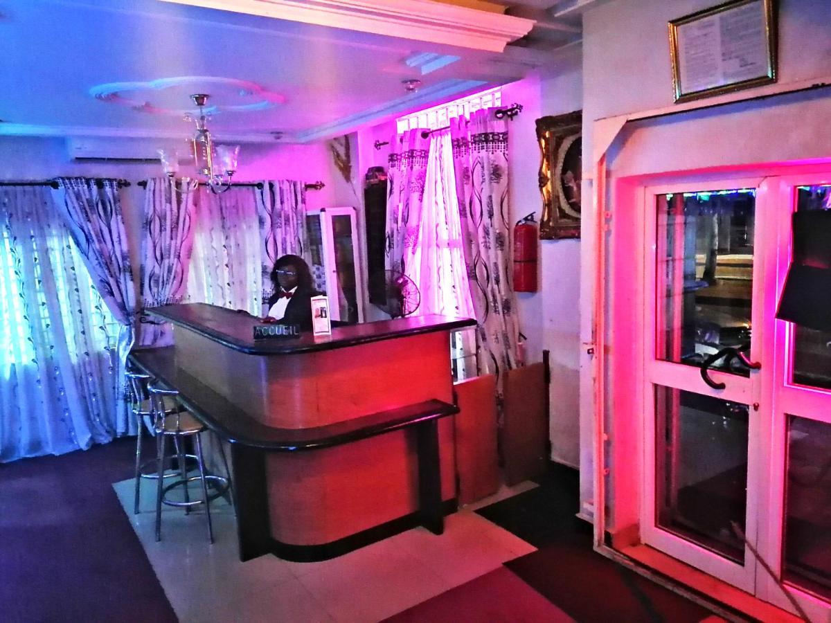 Hotel Residence Jeanne D'Arc โกโตนู ภายนอก รูปภาพ