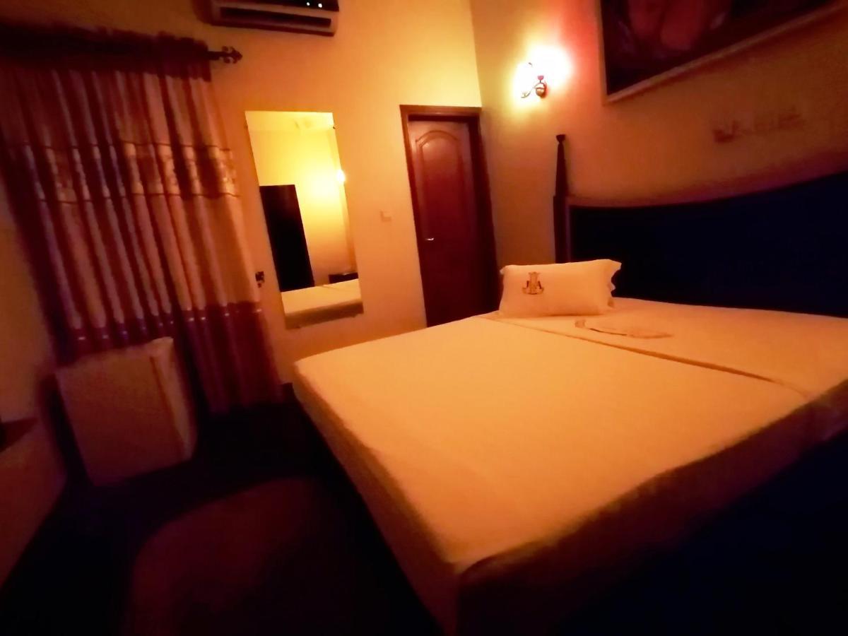 Hotel Residence Jeanne D'Arc โกโตนู ภายนอก รูปภาพ