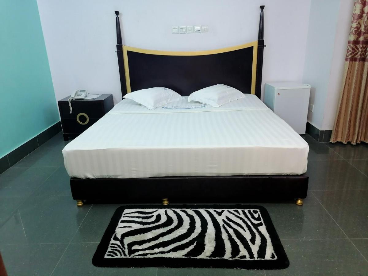 Hotel Residence Jeanne D'Arc โกโตนู ภายนอก รูปภาพ